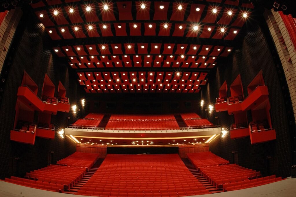 una de las salas principales del teatro nacional