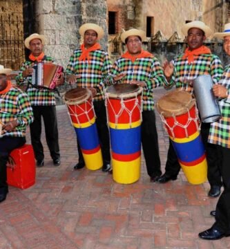 una de las actividades culturales dominicana es el merengue